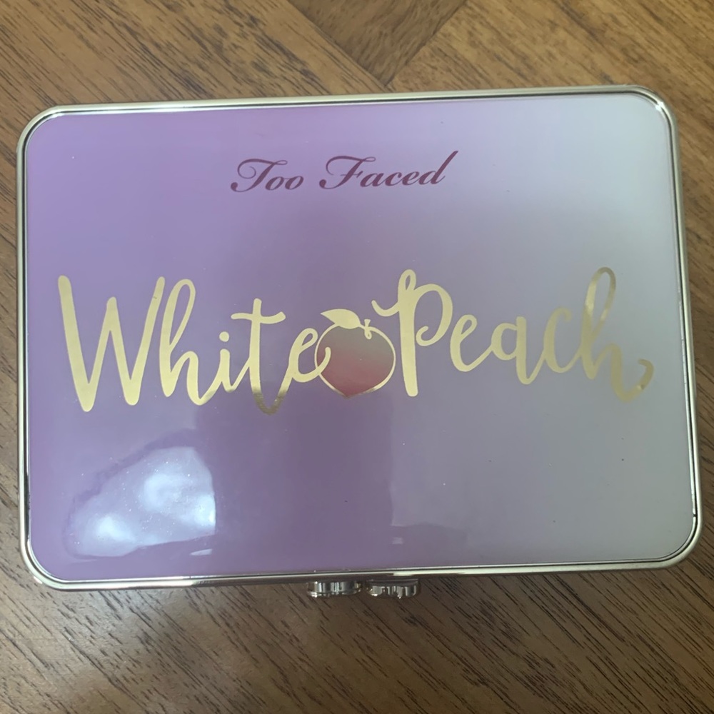 Too Faced White Peach Pallet